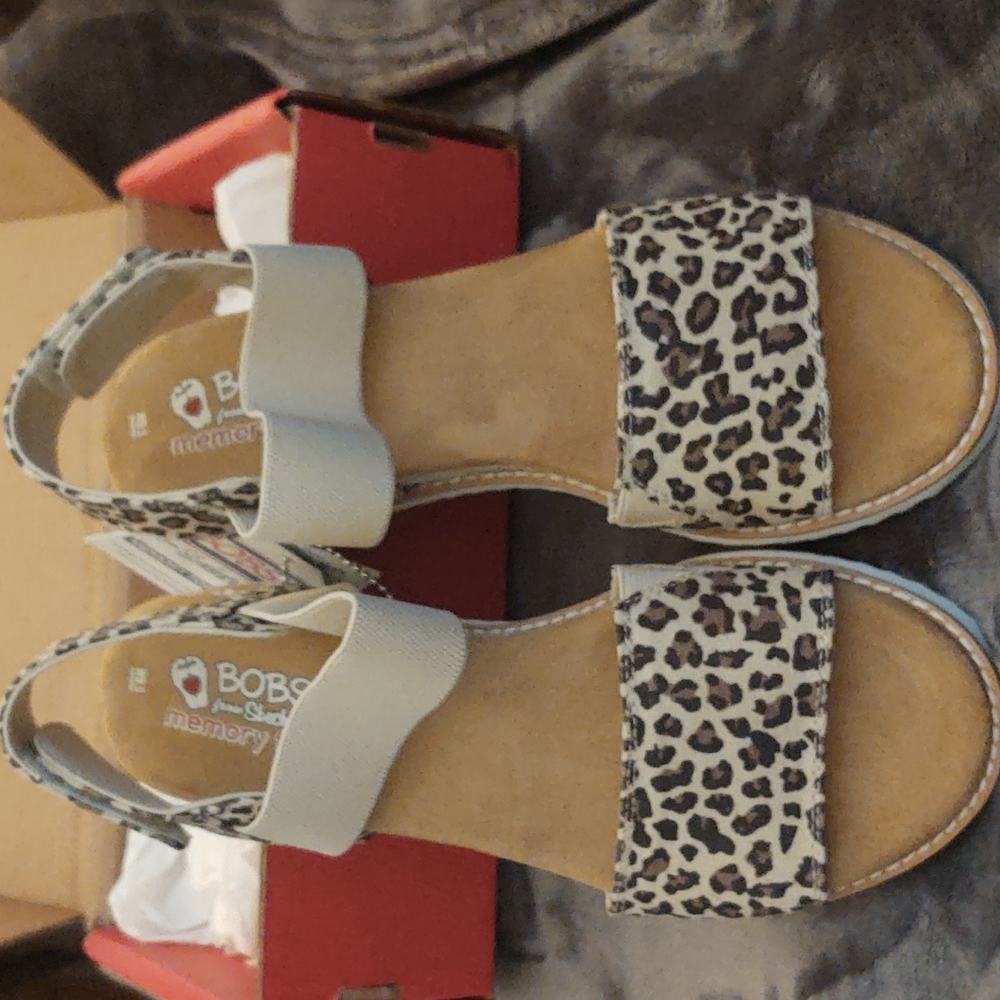 Women's size 9.5 Bob's Leopard Print sandals NWT
